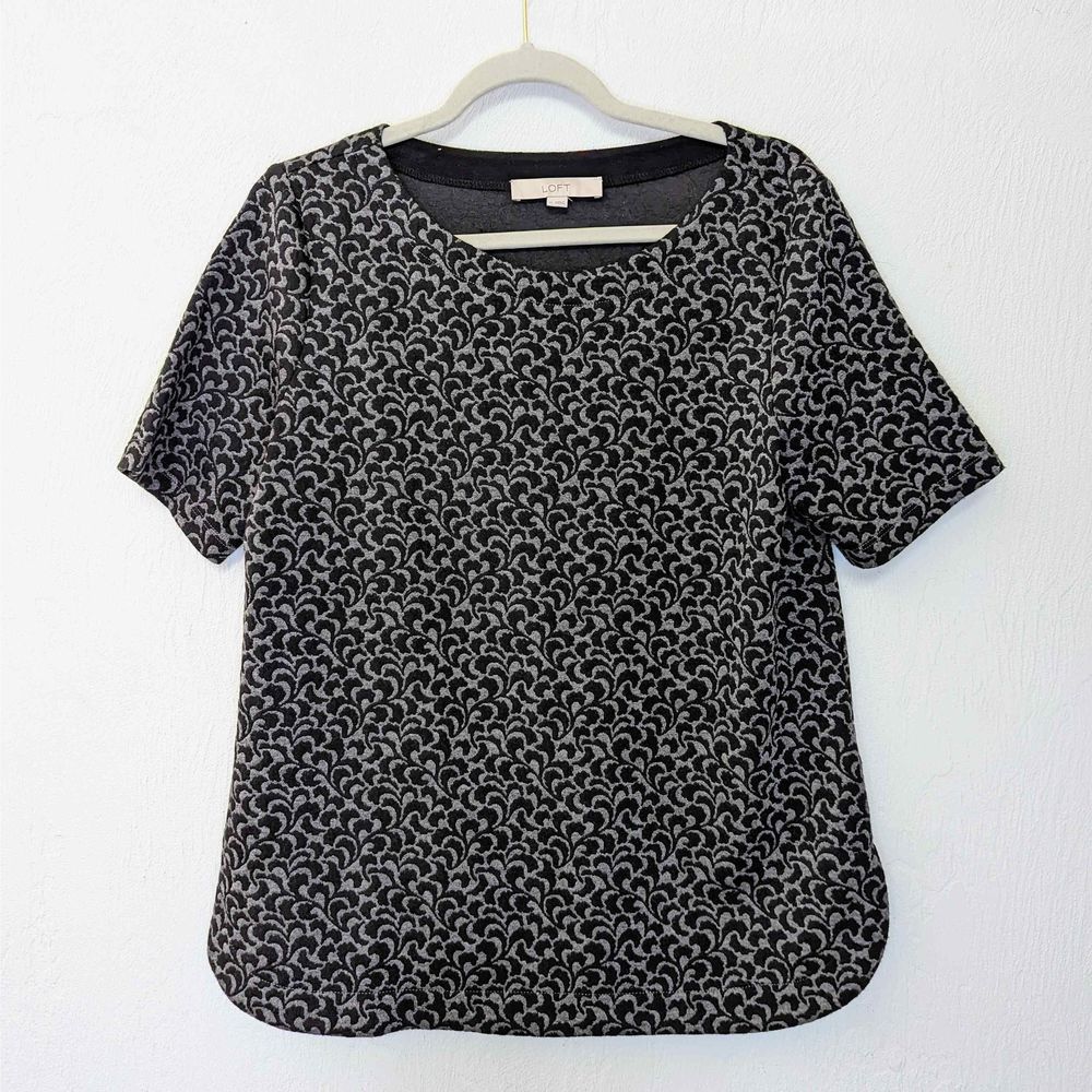 Ann Taylor LOFT Top Size Medium